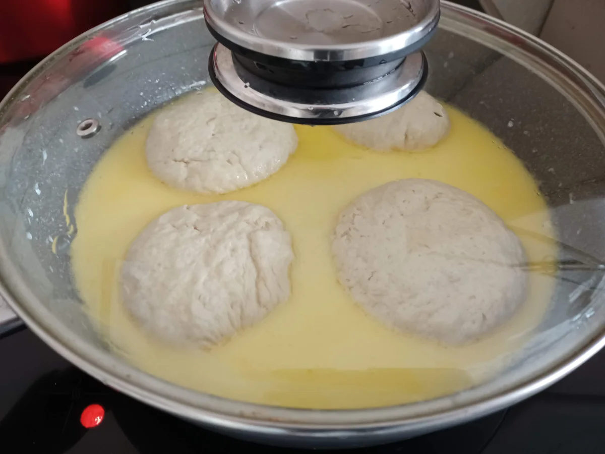 Hefeklöße mit Kirschsoße - Rezept - Bild Nr. 16938