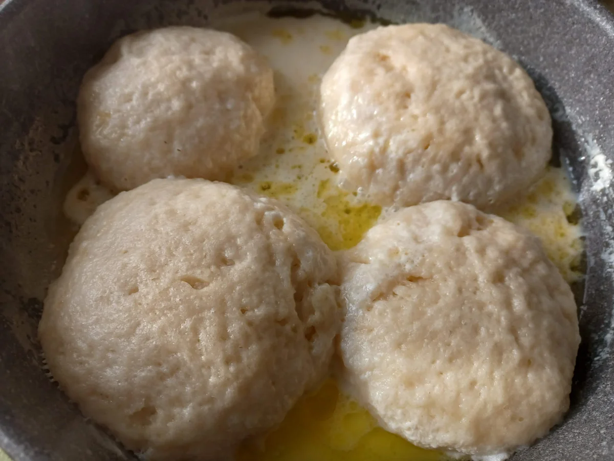 Hefeklöße mit Kirschsoße - Rezept - Bild Nr. 16940