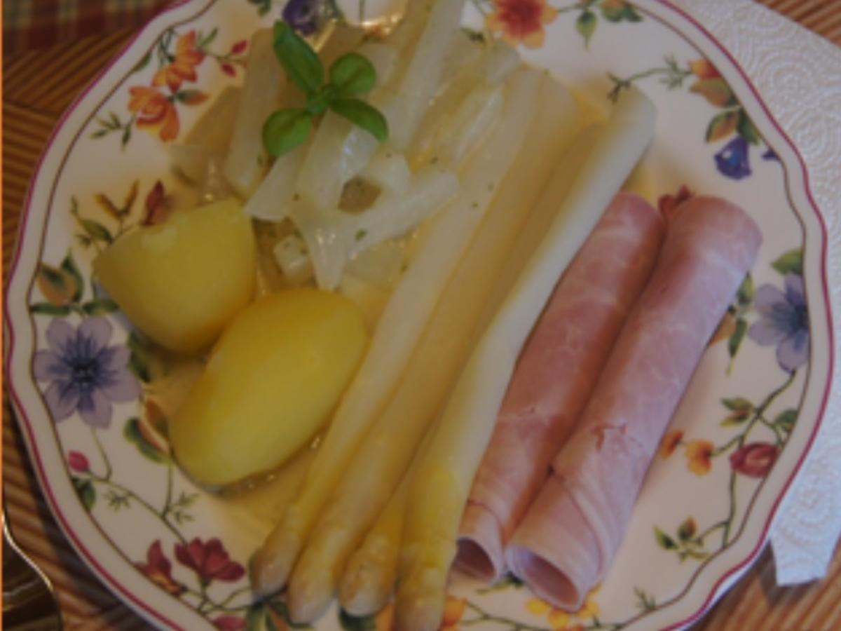 Rahm-Kohlrabi-Gemüse mit Spargel, Kochschinken und Salzkartoffeln ...