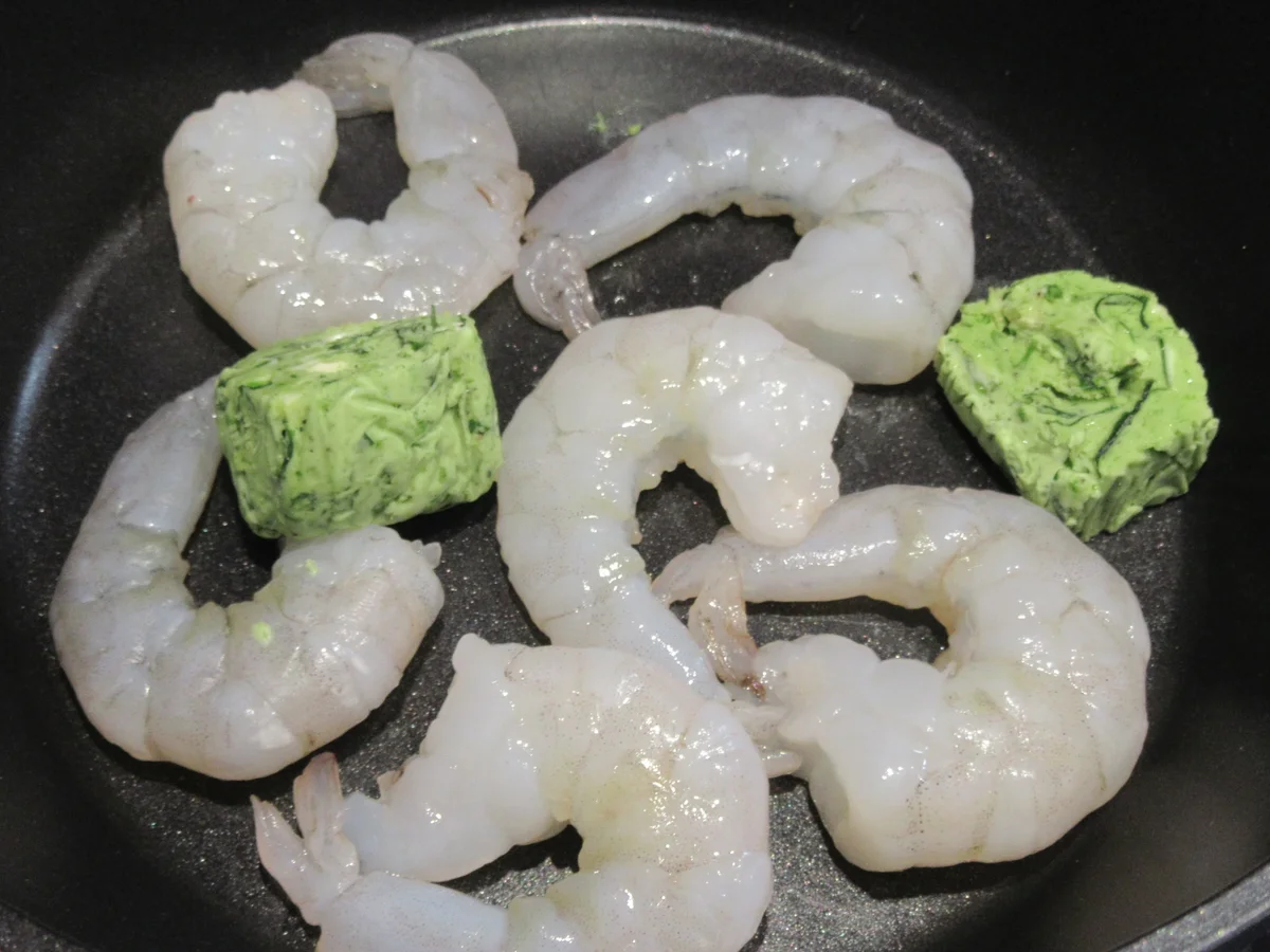 Rezept: Suppen: Blumenkohl-Curry-Suppe mit Garnelenspieß Bild Nr. 17037 Suppen: Blumenkohl-Curry-Suppe mit Garnelenspieß - Rezept - Bild Nr. 17037