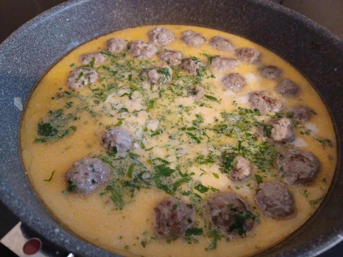 Bouletten in Gemüsesoße - Rezept - Bild Nr. 16947