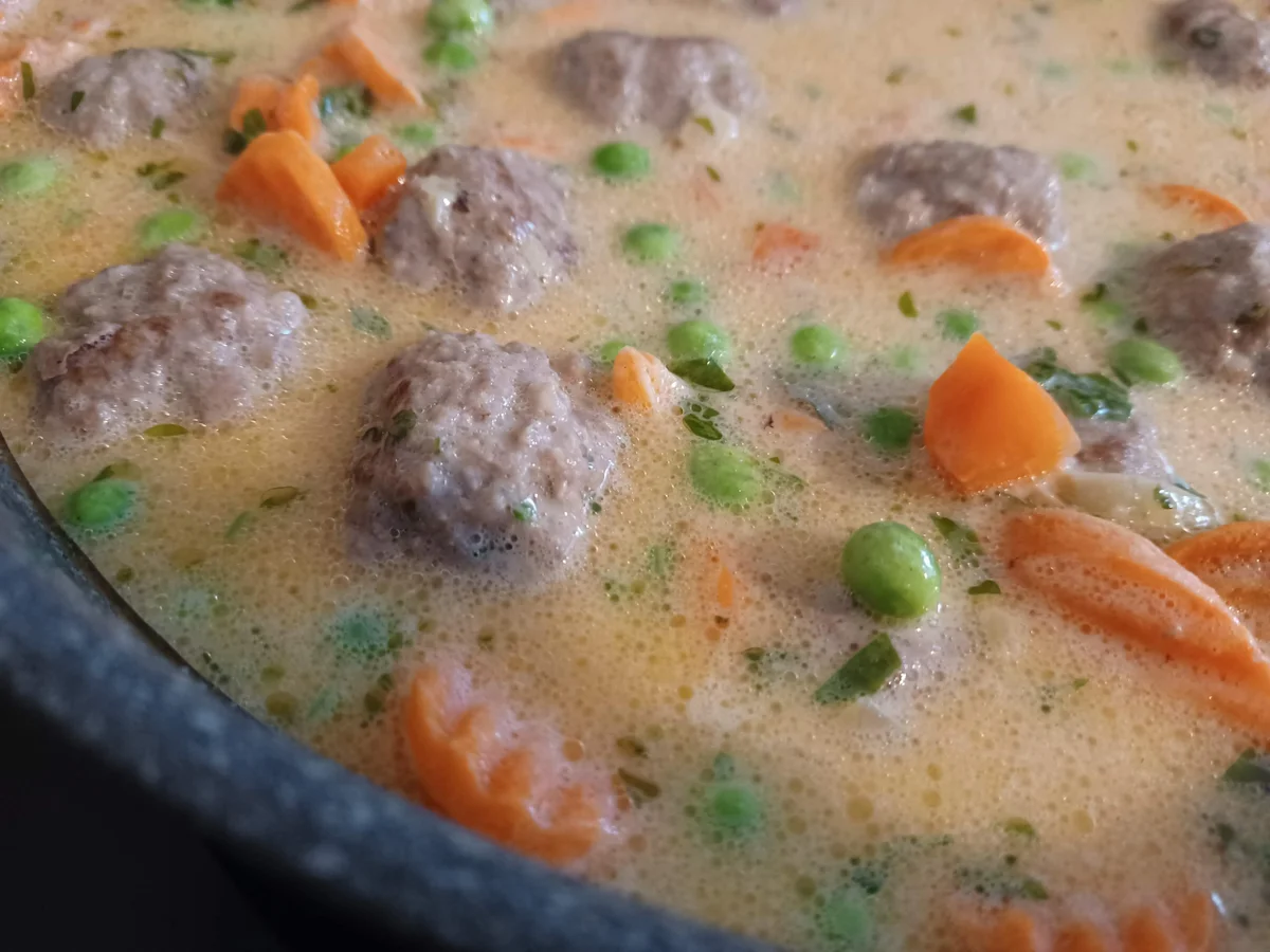 Bouletten in Gemüsesoße - Rezept - Bild Nr. 16950