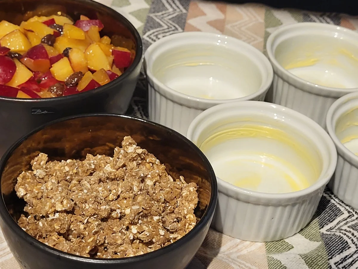 Rezept: BiNe` S PFLAUMEN CRUMBLE Bild Nr. 16952 BiNe` S PFLAUMEN CRUMBLE - Rezept - Bild Nr. 16952