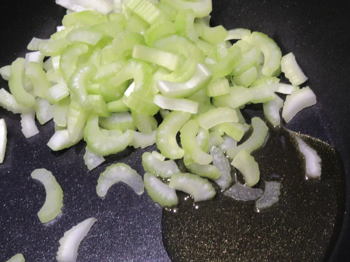 Rezept: Eier:Pochierte Eier auf Kartoffel-Sellerieschaum Bild Nr. 16953 Eier:Pochierte Eier auf Kartoffel-Sellerieschaum - Rezept - Bild Nr. 16953