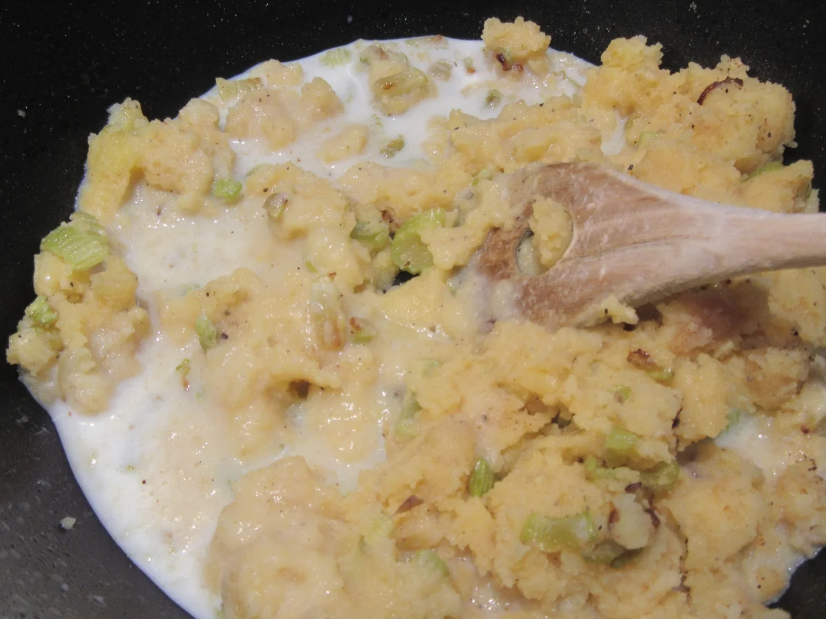 Rezept: Eier:Pochierte Eier auf Kartoffel-Sellerieschaum Bild Nr. 16955 Eier:Pochierte Eier auf Kartoffel-Sellerieschaum - Rezept - Bild Nr. 16955