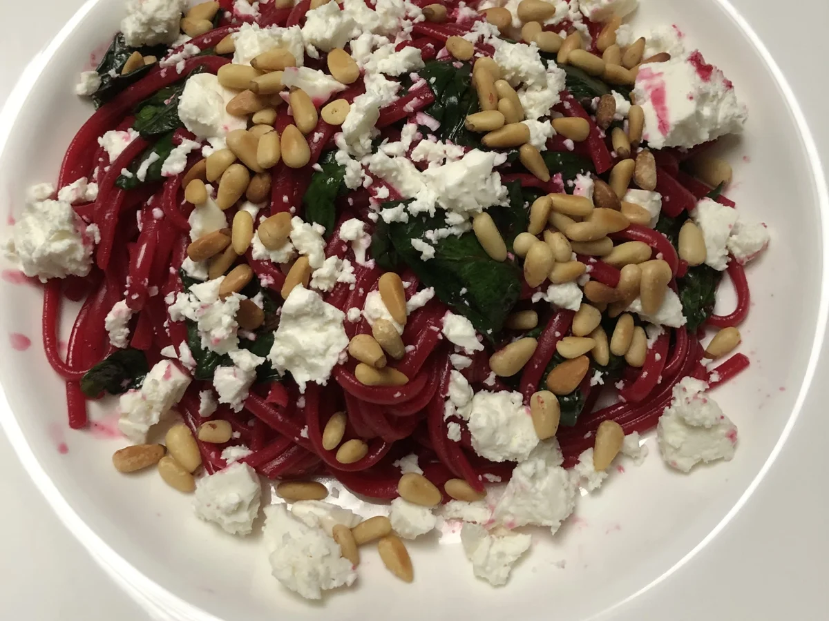 Rezept: Rote-Bete Spaghetti mit Spinat Bild Nr. 2 Rote-Bete Spaghetti mit Spinat - Rezept - Bild Nr. 2