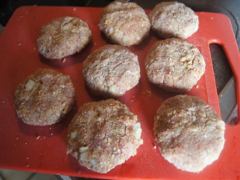 Rindermett-Buletten mit Rahm-Kohlrabi und Kümmel-Drillingen - Rezept - Bild Nr. 6