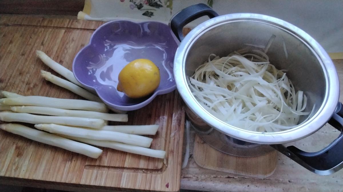 Spargelsuppe mit Lachs Einlage - Rezept - Bild Nr. 16964