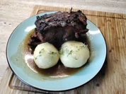 Schäuferle mit Knödel und Soße - Rezept - Bild Nr. 16968