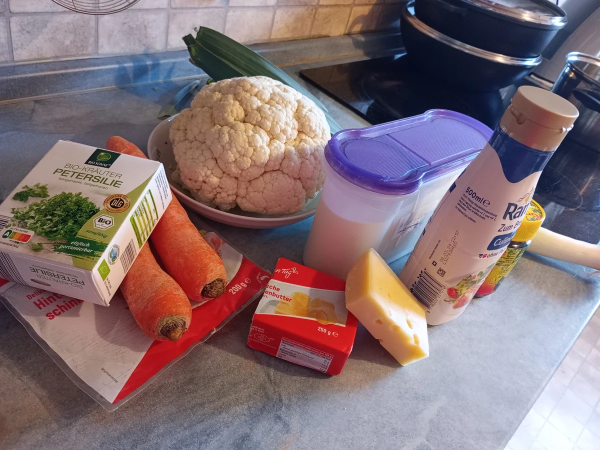 Rezept: Blumenkohl-Lauch-Möhren und in Würfel geschnittenen Hinterschinken Auflauf ./Resteverwertu Bild Nr. 16972 Blumenkohl-Lauch-Möhren und in Würfel geschnittenen Hinterschinken Auflauf ./Resteverwertu - Rezept - Bild Nr. 16972