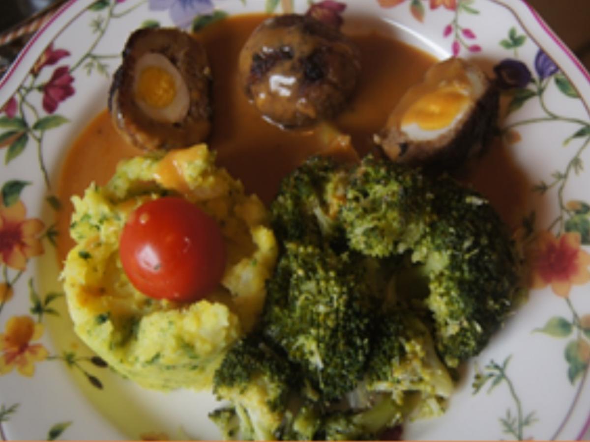 Hackfleischbällchen mit Wachteleiern, Rahmsauce, Brokkoli und ...