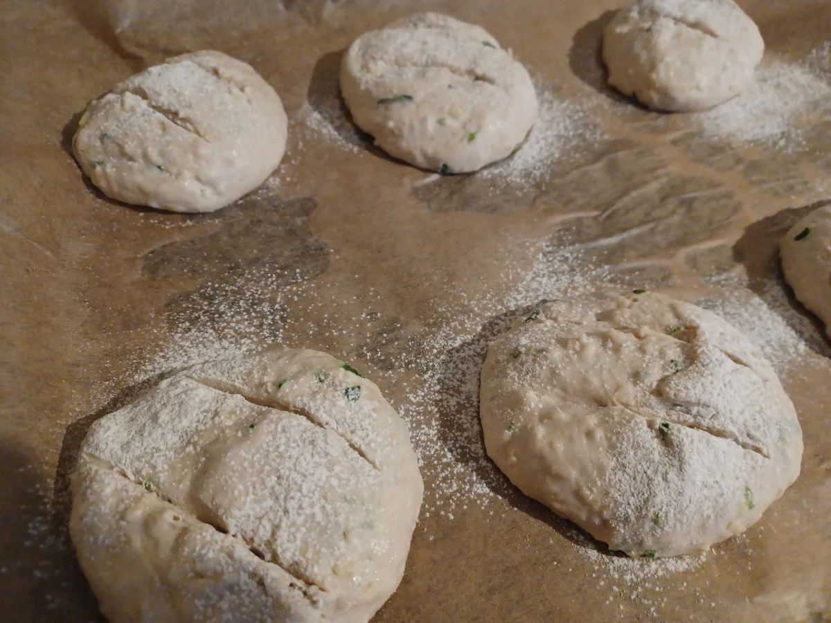 Brötchen mit Bärlauch und Käse - Rezept - Bild Nr. 17016