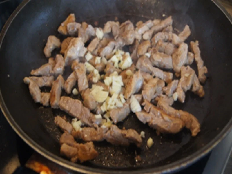 Rahmgeschnetzeltes mit Steinpilzen und Fussili - Rezept - Bild Nr. 17019