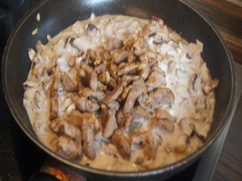 Rahmgeschnetzeltes mit Steinpilzen und Fussili - Rezept - Bild Nr. 17014