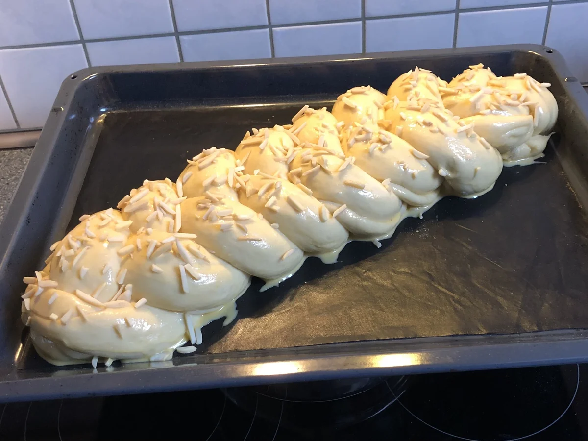 Rezept: Rosinen-Hefezopf Bild Nr. 17017 Rosinen-Hefezopf - Rezept - Bild Nr. 17017