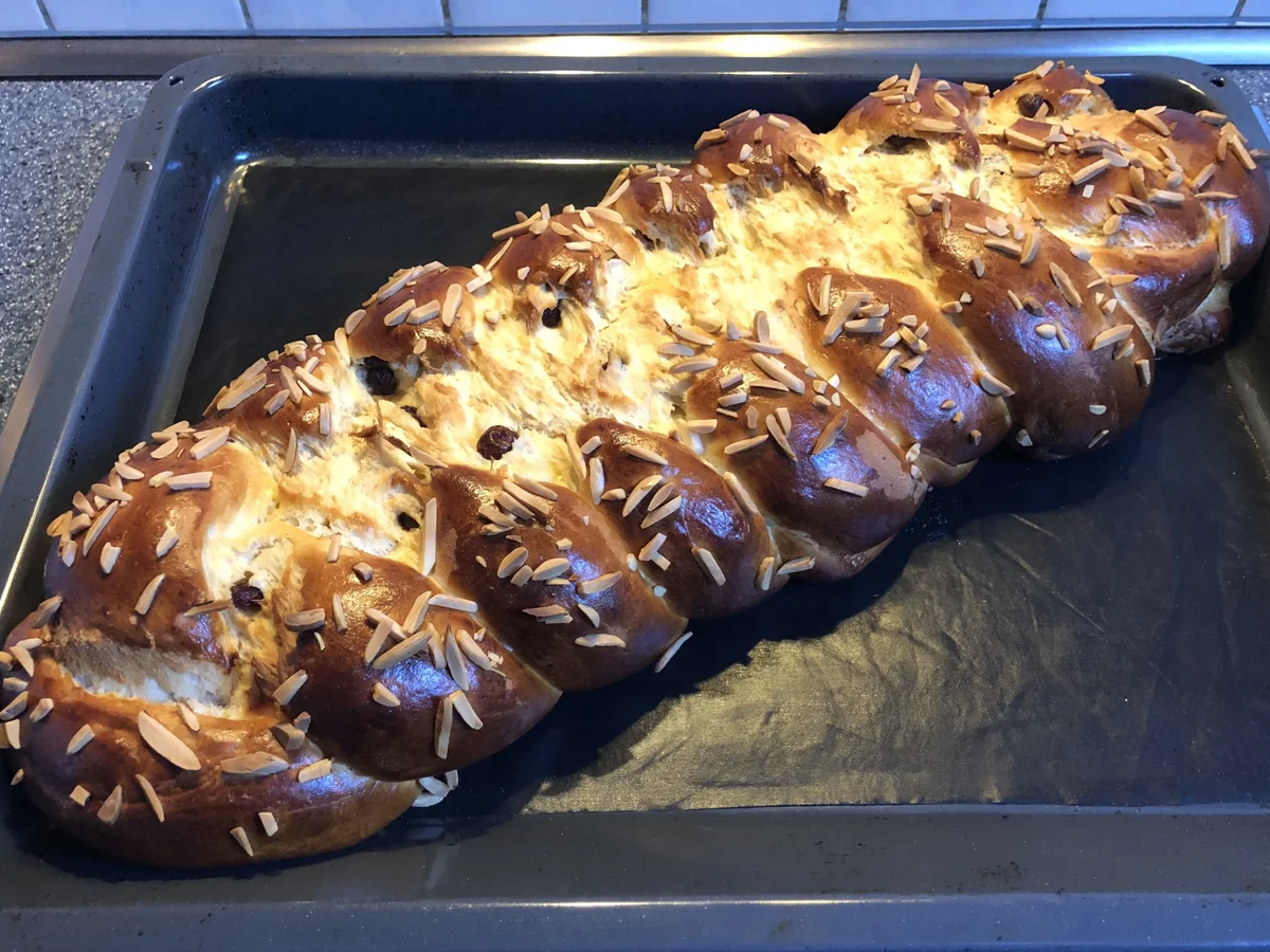 Rezept: Rosinen-Hefezopf Bild Nr. 17018 Rosinen-Hefezopf - Rezept - Bild Nr. 17018