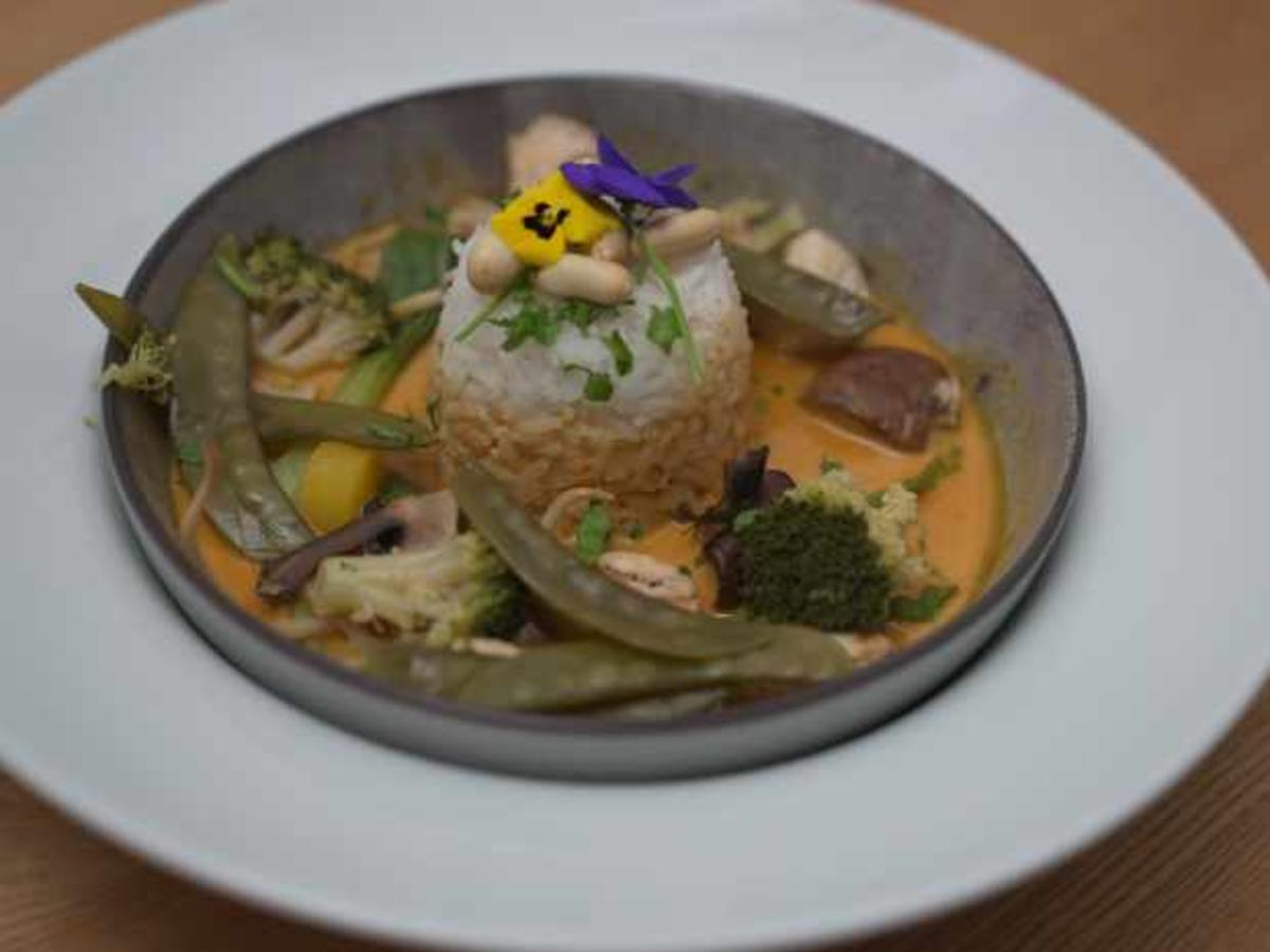 Curryreis mit Hähnchen und Gemüse - Rezept - kochbar.de
