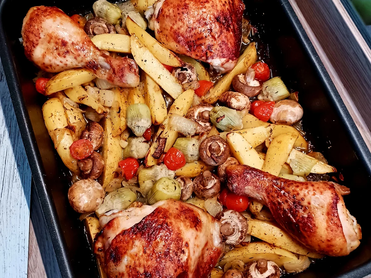 Hähnchenkeulen aus dem Backofen mit leckeren Begleitern - Rezept - Bild Nr. 17016