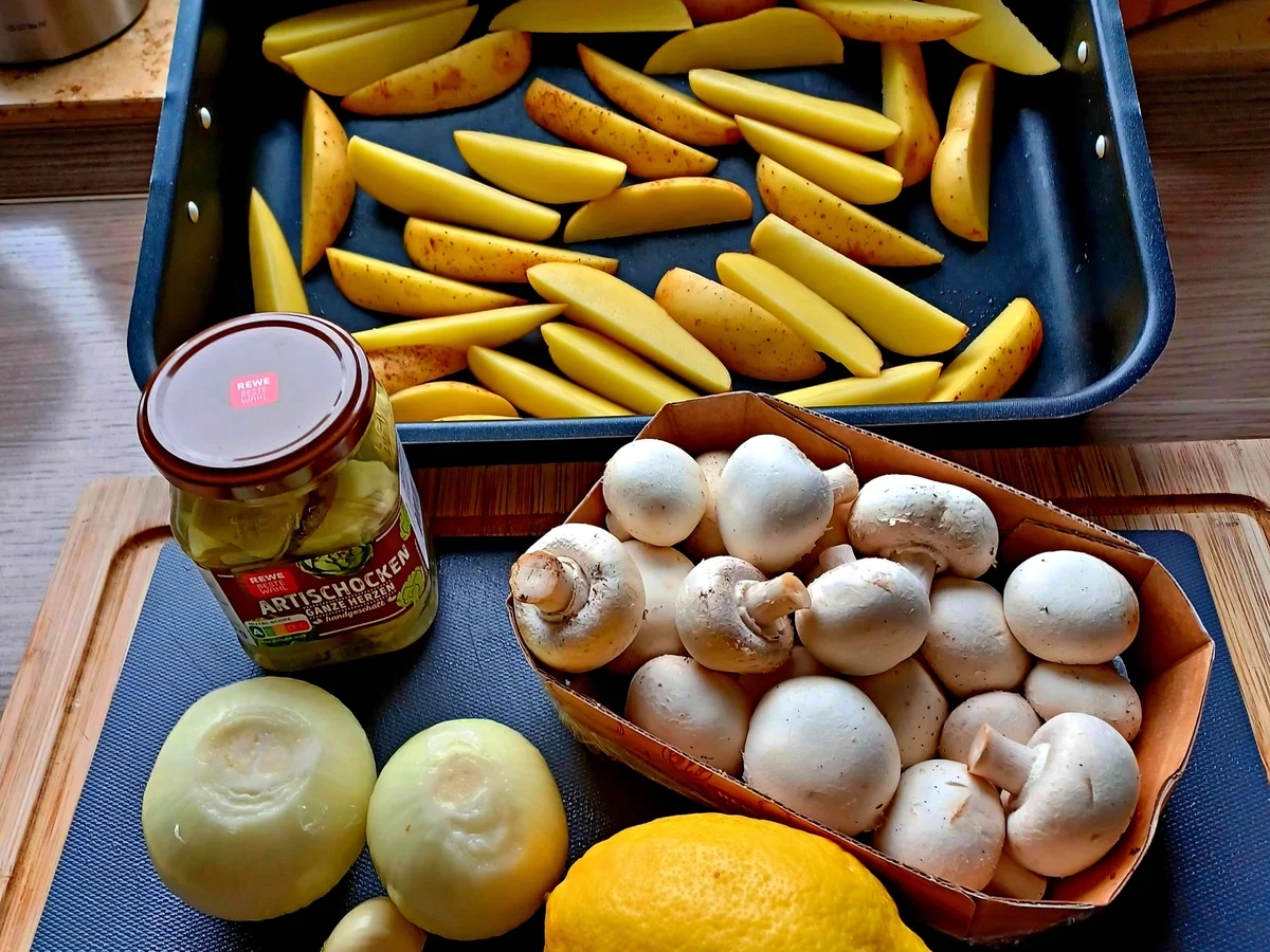 Hähnchenkeulen aus dem Backofen mit leckeren Begleitern - Rezept - Bild Nr. 17017