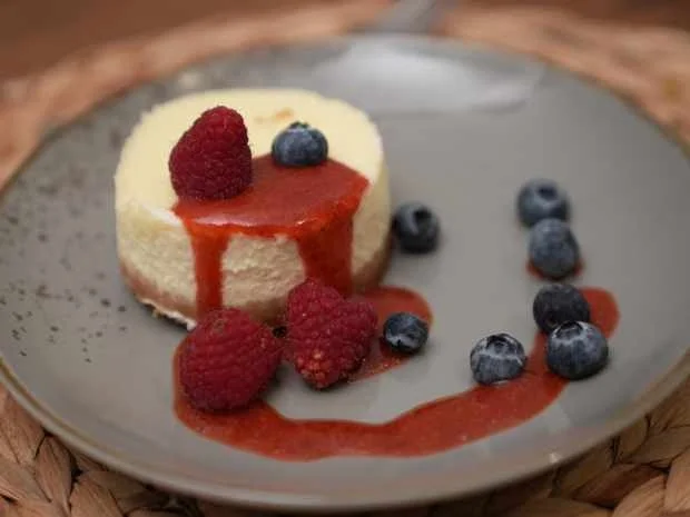 Cheesecake mit Erdbeersauce - Rezept - Bild Nr. 17016
