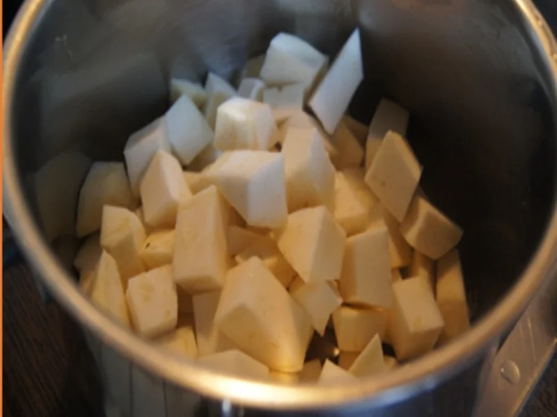 Knusper-Fischfilet mit Zuckererbsen und Rahm-Selleriestampf - Rezept - Bild Nr. 17039