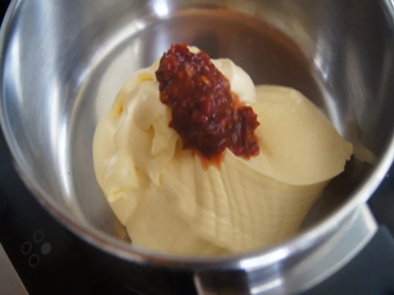 Spargel mit Sambal-Hollandaise, Putenhackfleischfrikadellen und Petersilien-Drillingen - Rezept - Bild Nr. 9