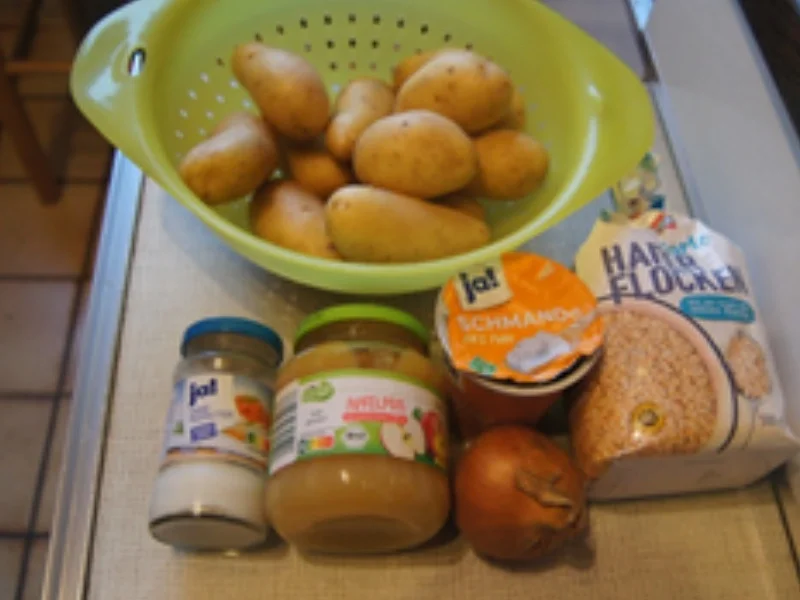 Reibepuffer mit Apfelmus und Schmand-Meerrettich-Dip - Rezept - Bild Nr. 3