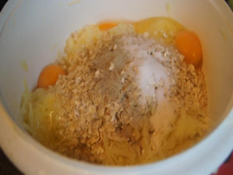 Reibepuffer mit Apfelmus und Schmand-Meerrettich-Dip - Rezept - Bild Nr. 7