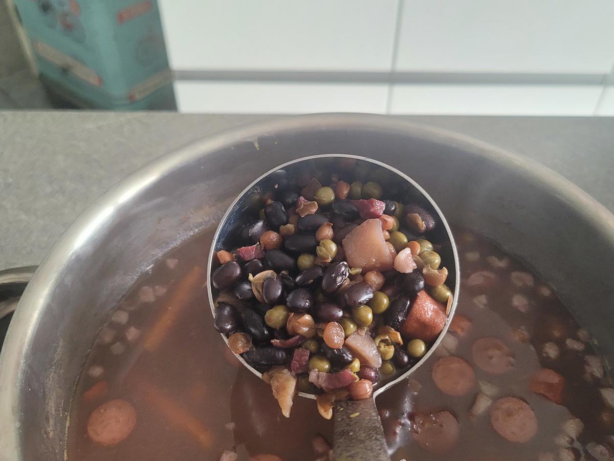 Schwarze Bohnensuppe - einfach - von cockingcool