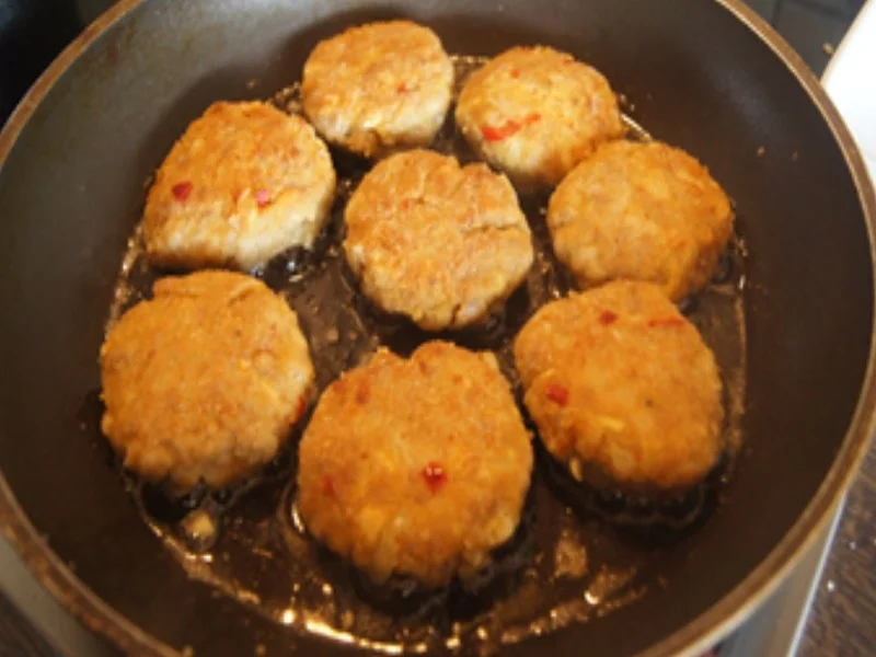 Frikadellen mit Wachteleiern, Kenia-Bohnen und Kartoffelstampf - Rezept - Bild Nr. 17042