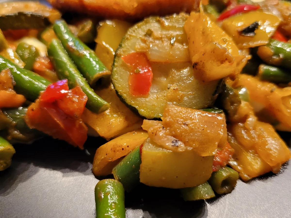 Putenschnitzel begleitet von Gemüse und Kartoffelcreme - Rezept - Bild Nr. 17041