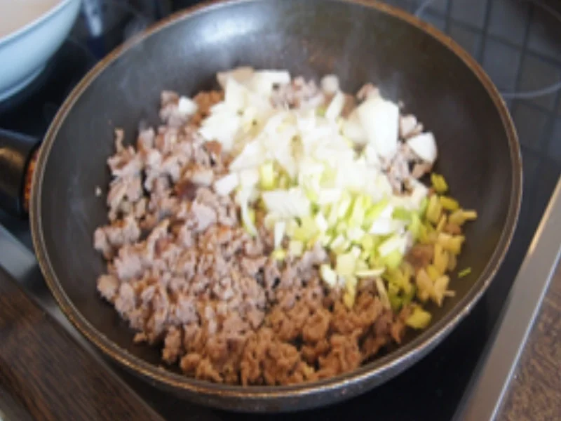 Steinpilz-Hackfleisch-Pfanne mit Kümmel-Pellkartoffeln - Rezept - Bild Nr. 7