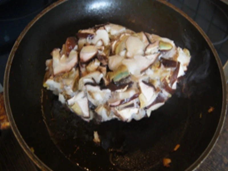 Steinpilz-Hackfleisch-Pfanne mit Kümmel-Pellkartoffeln - Rezept - Bild Nr. 11