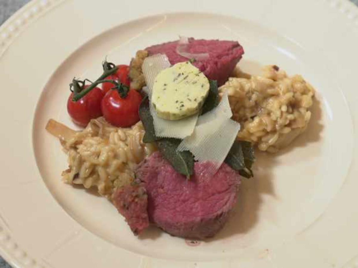 Rinderfilet mit Kräuterkruste und Steinpilz-Risotto - Rezept - kochbar.de