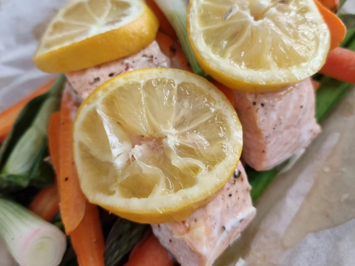 Rezept: Spargel-Lachs-Päckchen Bild Nr. 17037 Spargel-Lachs-Päckchen - Rezept - Bild Nr. 17037