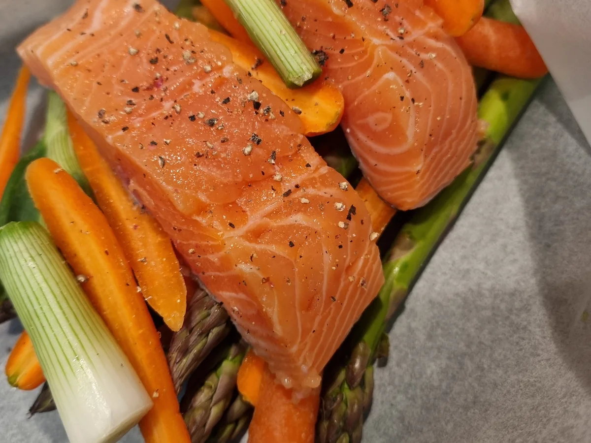 Rezept: Spargel-Lachs-Päckchen Bild Nr. 17038 Spargel-Lachs-Päckchen - Rezept - Bild Nr. 17038