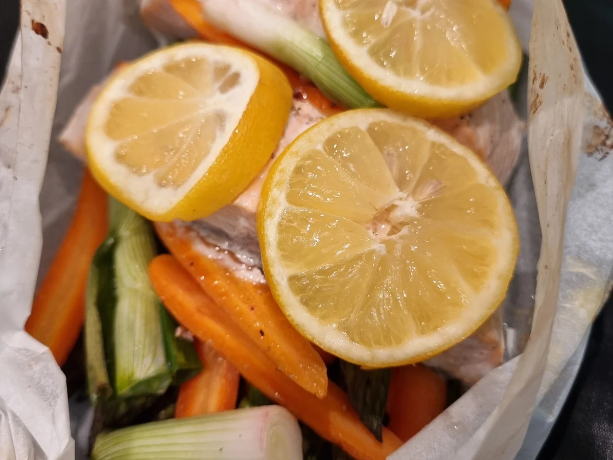 Rezept: Spargel-Lachs-Päckchen Bild Nr. 17041 Spargel-Lachs-Päckchen - Rezept - Bild Nr. 17041