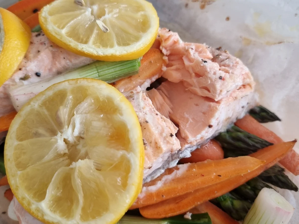 Rezept: Spargel-Lachs-Päckchen Bild Nr. 17042 Spargel-Lachs-Päckchen - Rezept - Bild Nr. 17042