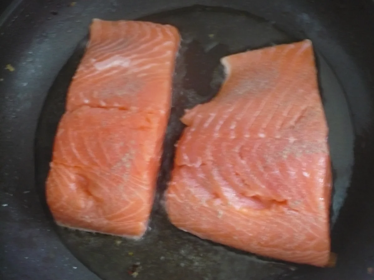 Rezept: Lachs an Spargel mit leckerer Dillsauce Bild Nr. 7 Lachs an Spargel mit leckerer Dillsauce - Rezept - Bild Nr. 7