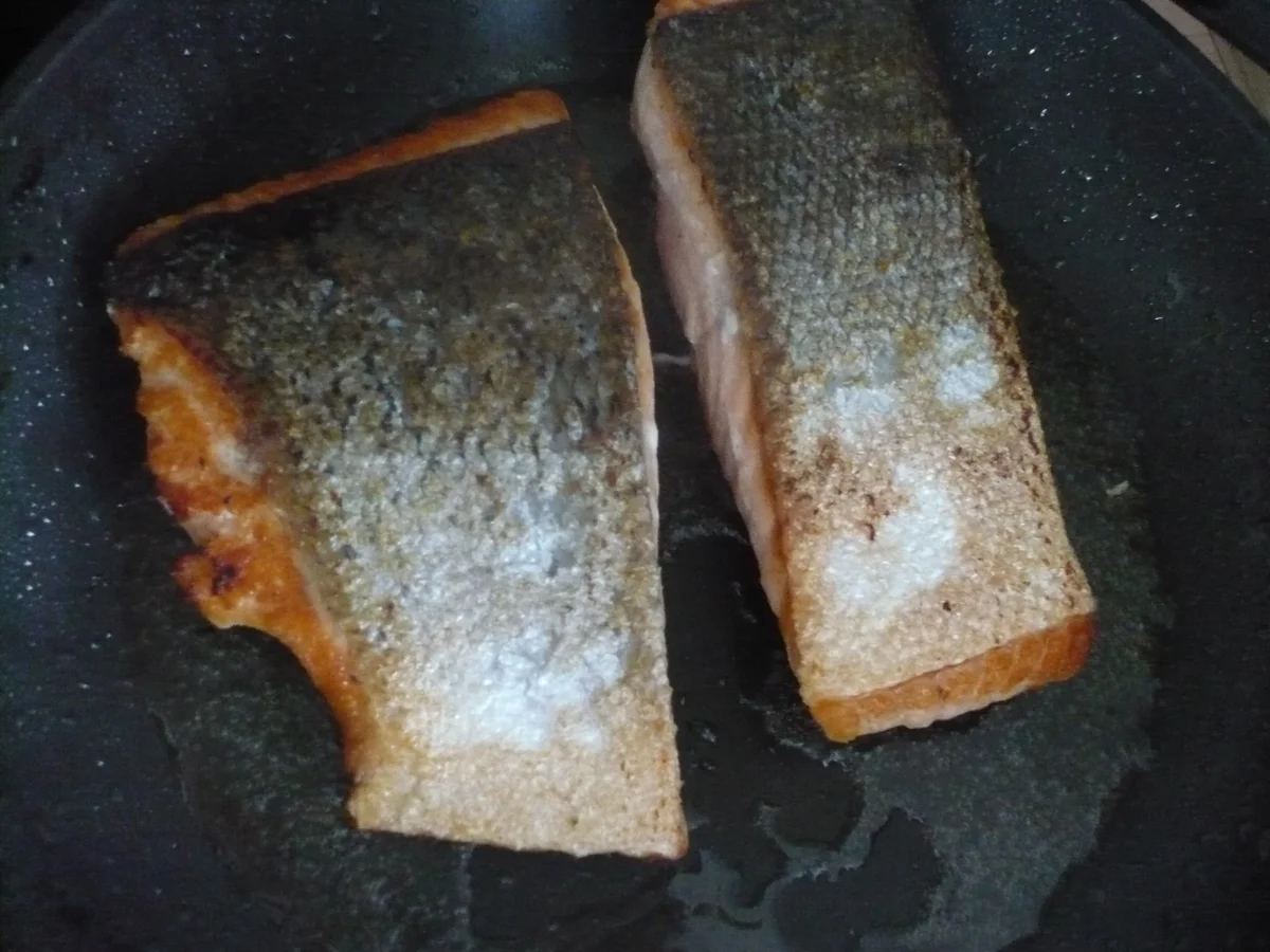 Rezept: Lachs an Spargel mit leckerer Dillsauce Bild Nr. 8 Lachs an Spargel mit leckerer Dillsauce - Rezept - Bild Nr. 8