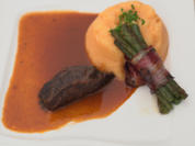 Rinderbackerl mit Kartoffel-Kürbis-Püree und Bohnen im Speckmantel - Rezept - Bild Nr. 3