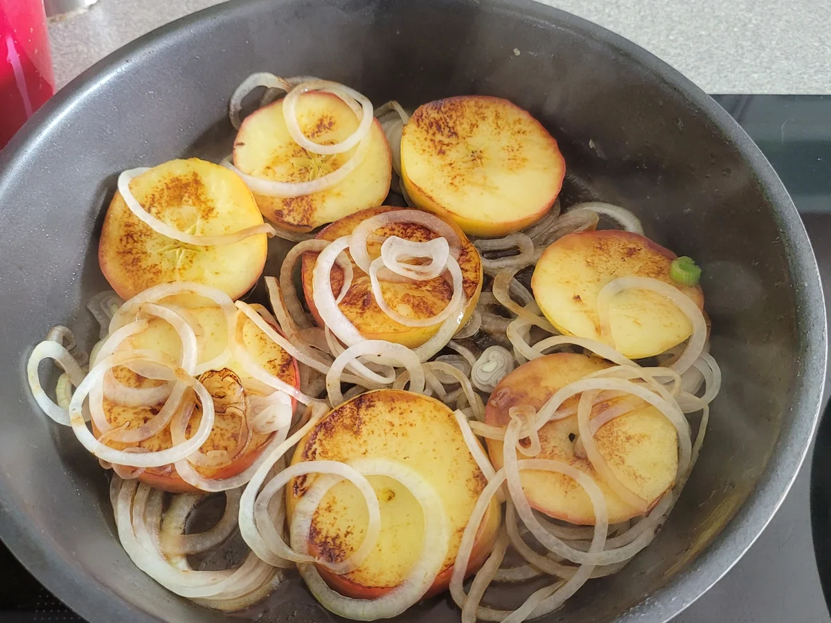 Rezept: Kalbsleber; Pasta; Apfel und Zwiebel Bild Nr. 17038 Kalbsleber; Pasta; Apfel und Zwiebel - Rezept - Bild Nr. 17038