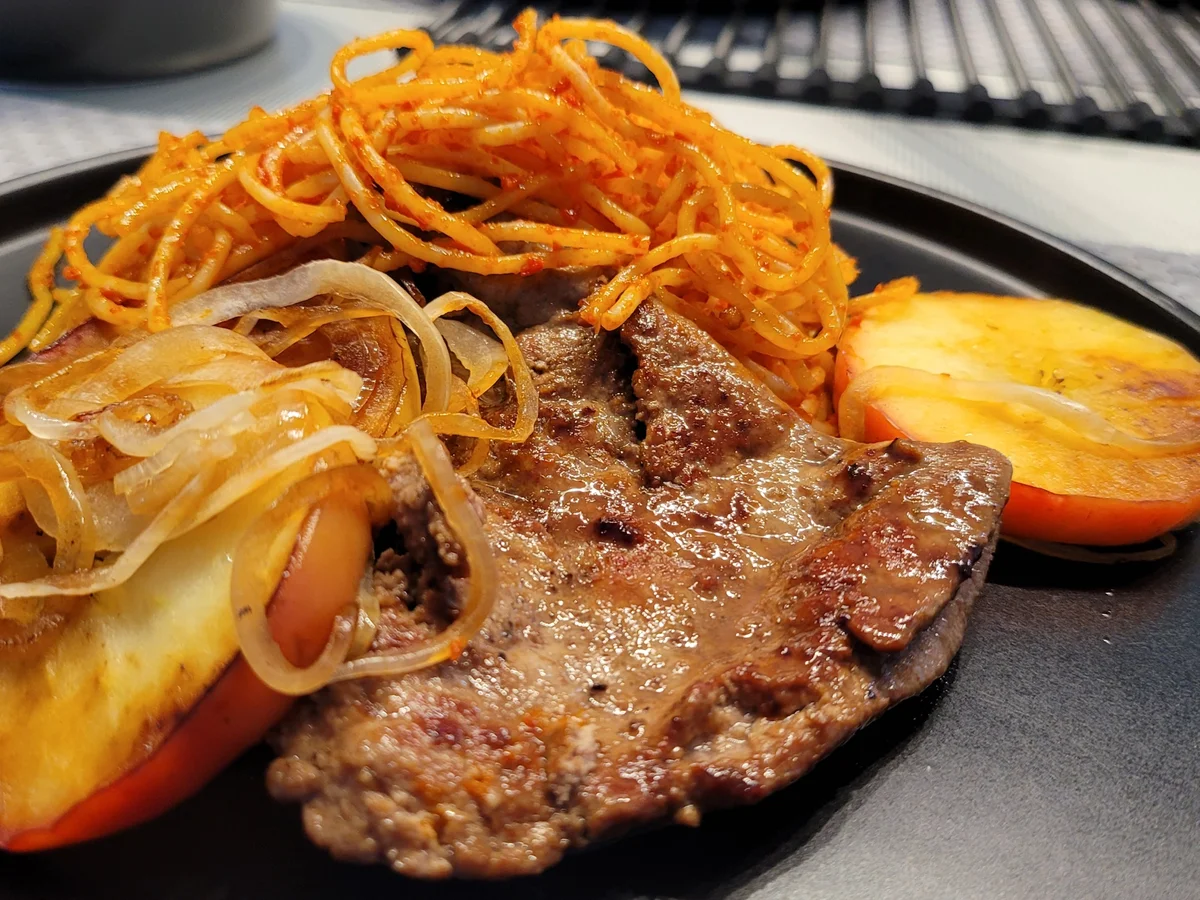 Rezept: Kalbsleber; Pasta; Apfel und Zwiebel Bild Nr. 17041 Kalbsleber; Pasta; Apfel und Zwiebel - Rezept - Bild Nr. 17041