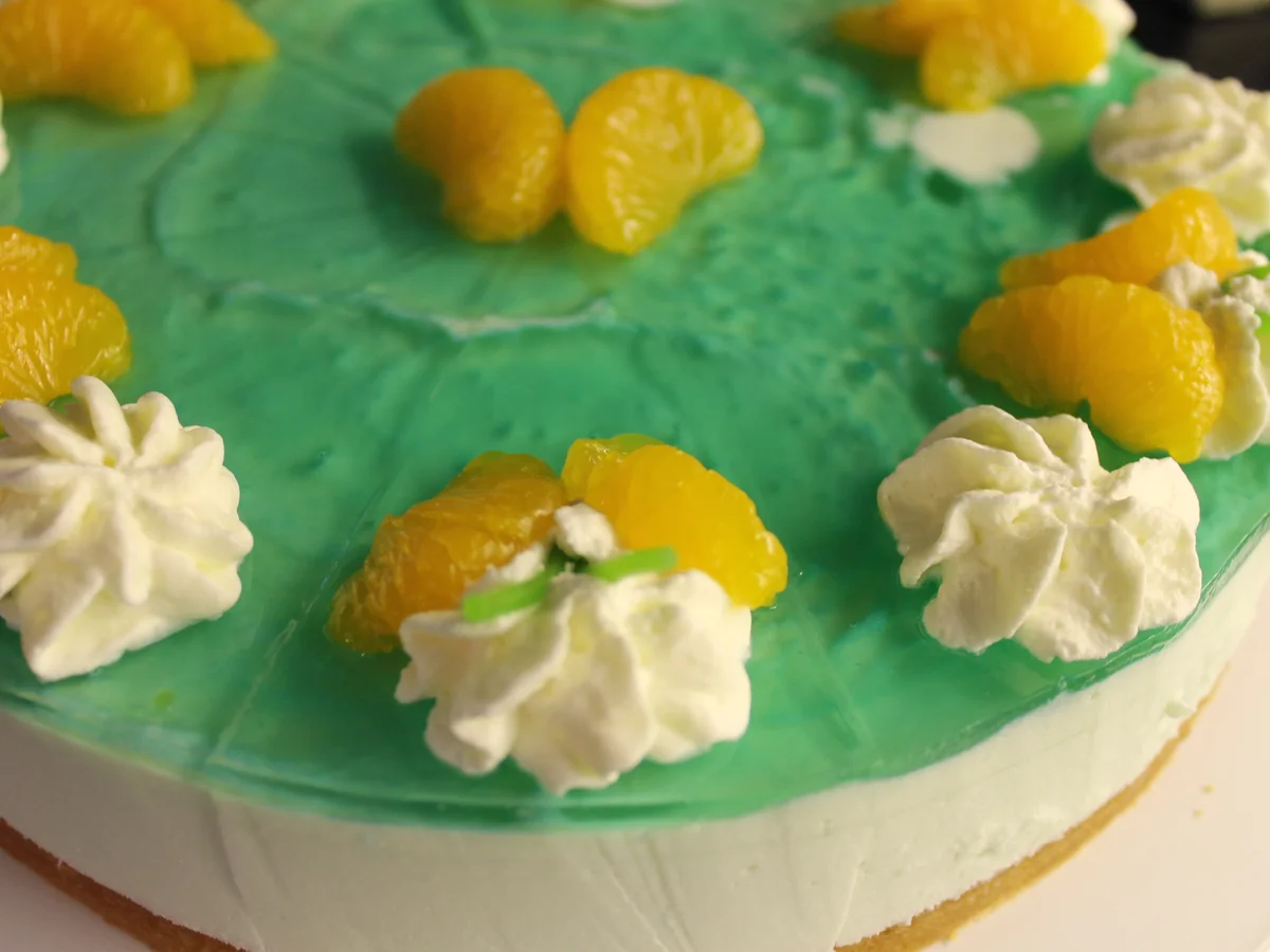 Rezept: Maitorte Bild Nr. 17048 Maitorte - Rezept - Bild Nr. 17048