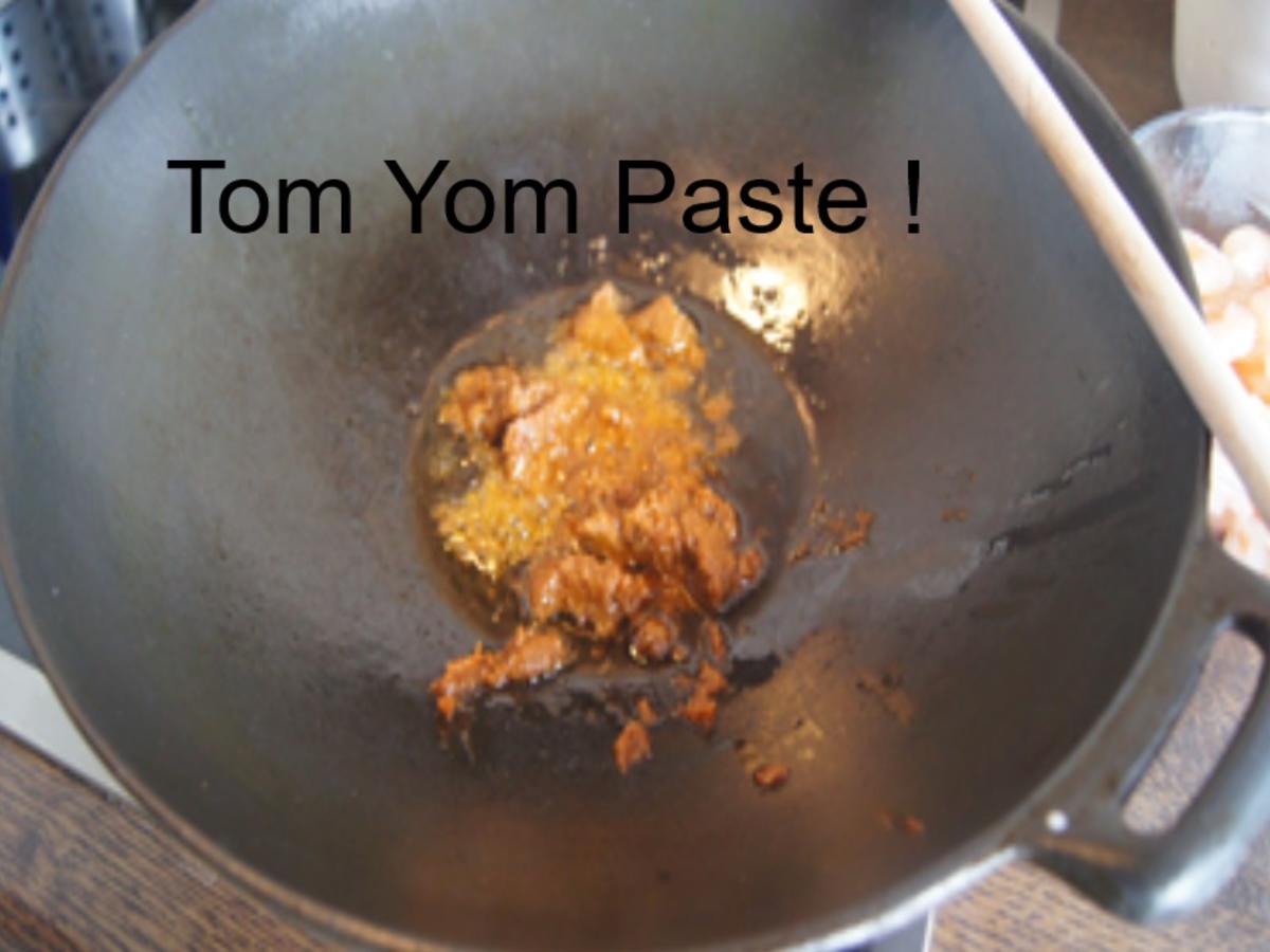 Wok-Gericht mit Tom Yum Paste und Basmatireis - Rezept - Bild Nr. 8
