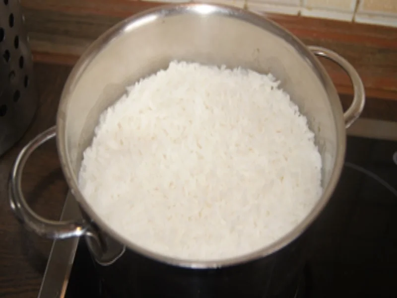 Rezept: Wok-Gericht mit Tom Yum Paste und Basmatireis Bild Nr. 14 Wok-Gericht mit Tom Yum Paste und Basmatireis - Rezept - Bild Nr. 14