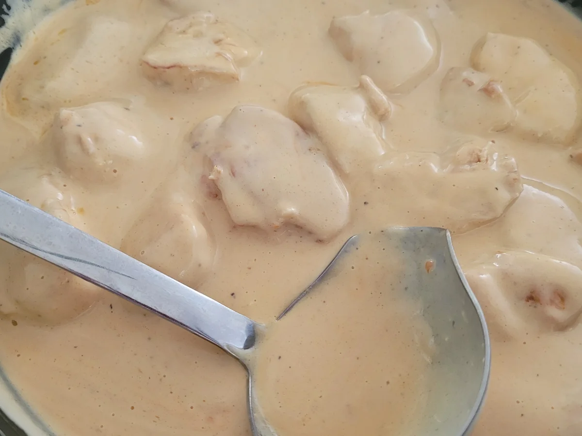 Rezept: Hähnchenbrustfilet Sahnegulasch Bild Nr. 17047 Hähnchenbrustfilet Sahnegulasch - Rezept - Bild Nr. 17047