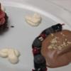Marzipan-Himbeer-Törtchen mit Schokoladeneis und Johannisbeerenmus - Rezept - Bild Nr. 2