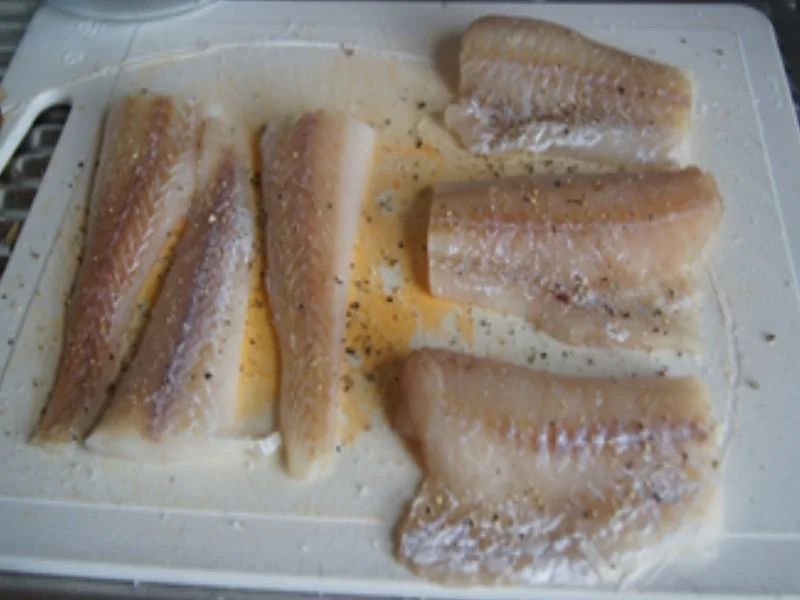 Seelachs Müllerin-Art mit pikanten Rahm-Champignons und Meerrettich-Kartoffelstampf - Rezept - Bild Nr. 4