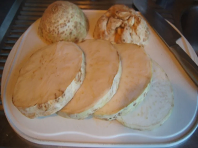 Spargel mit Sellerie-Schnitzel, Orangen-Dressing und Frühkartoffeln - Rezept - Bild Nr. 7